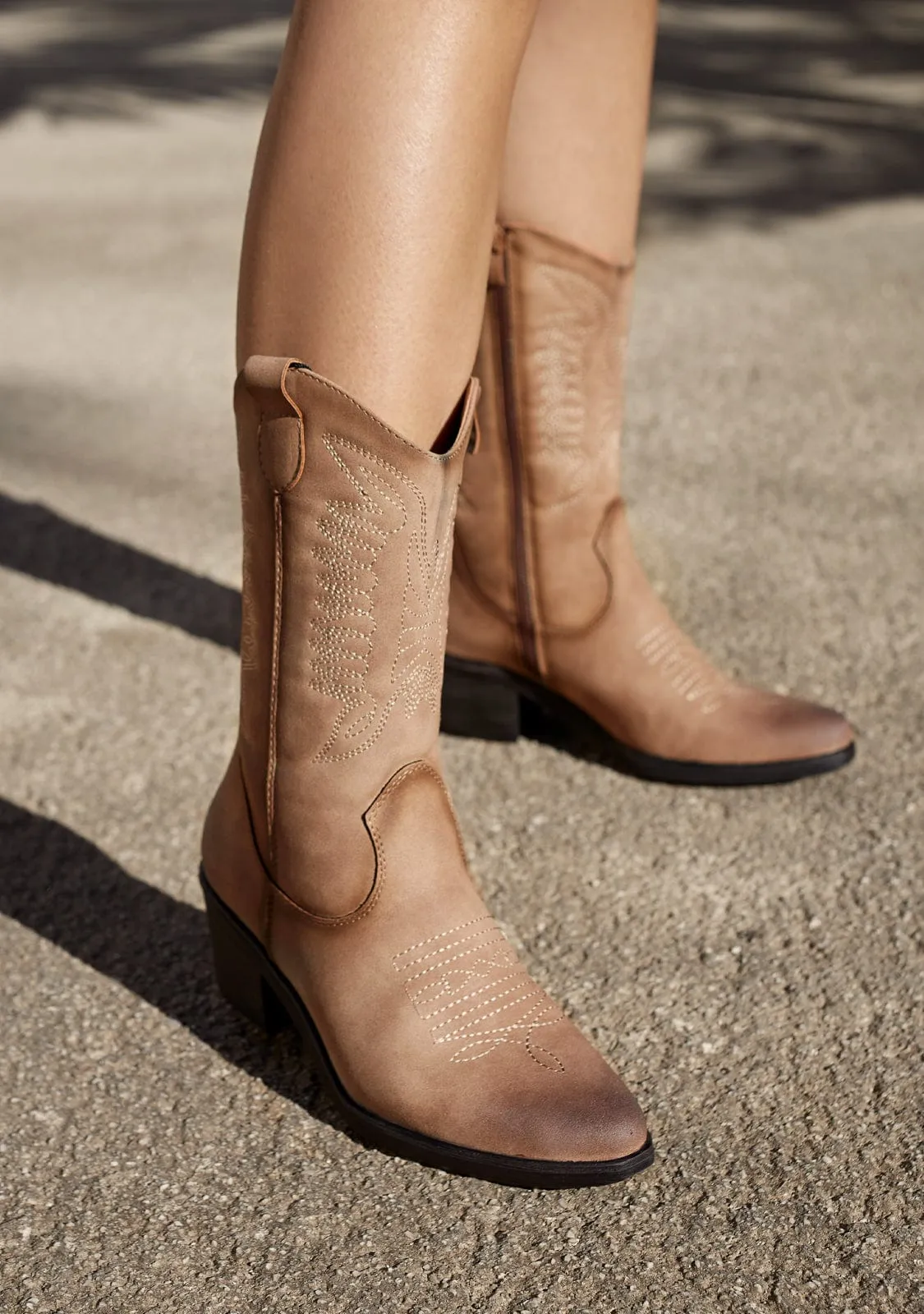 Camel Cowboy Boots Nobuck