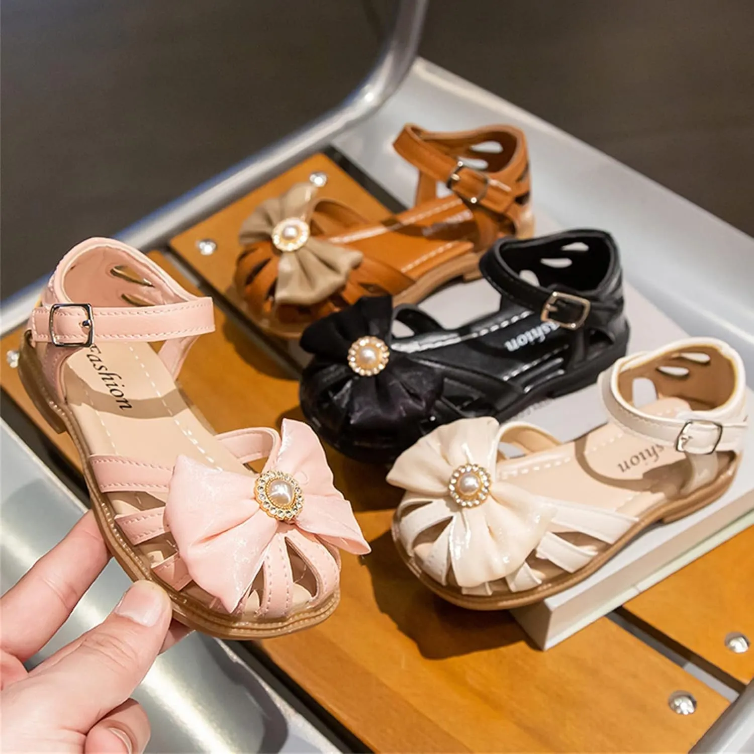 Children Shoes Flat Sandals Hollow Beach Shoes Fashion Soft Sole Girls Boys Casual Sandals Little Girls Dress Sandals (Beige, 3 Big Kids)