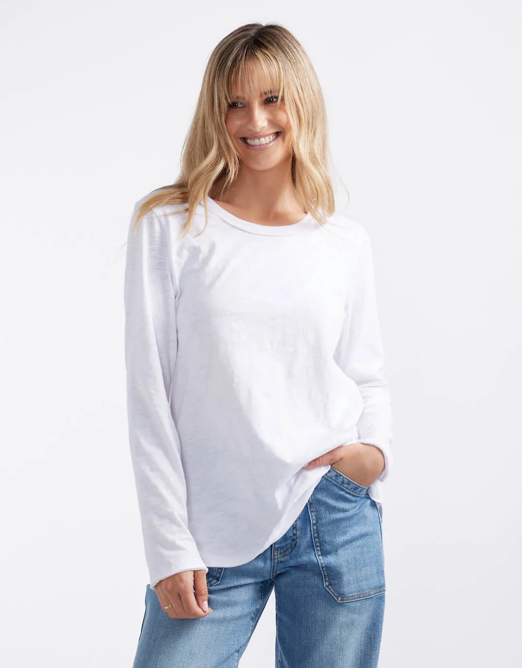 Essential Scoop Hem Long Sleeve T-shirt - White
