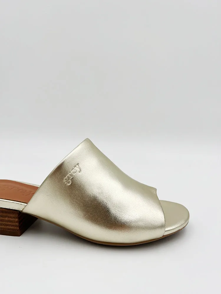 LOW HEELED MULE IN GOLD