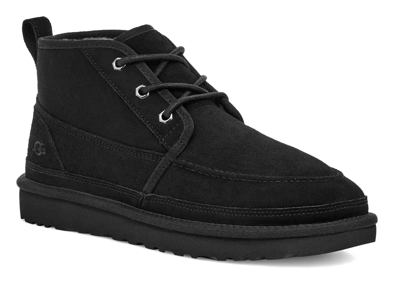 Mens UGG Neumel Moc  A Classic Chukka with Moccasin-Inspired Style