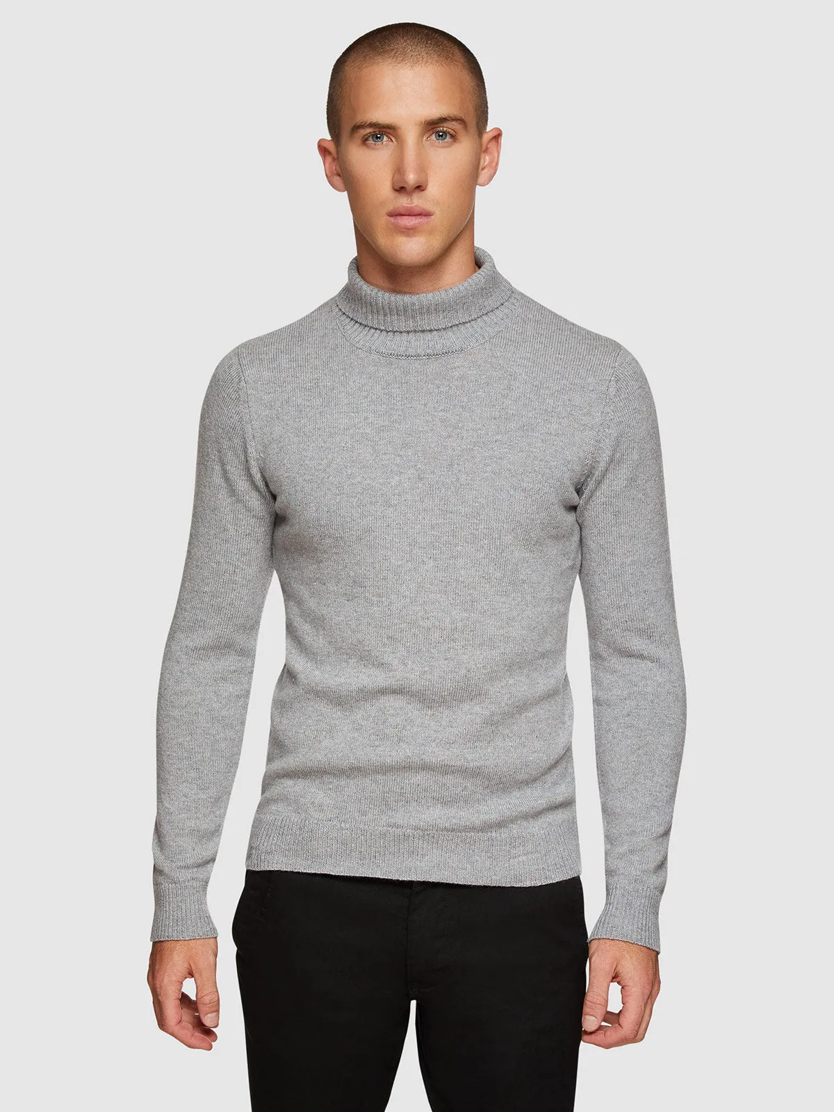 Noah Turtle Neck Knit