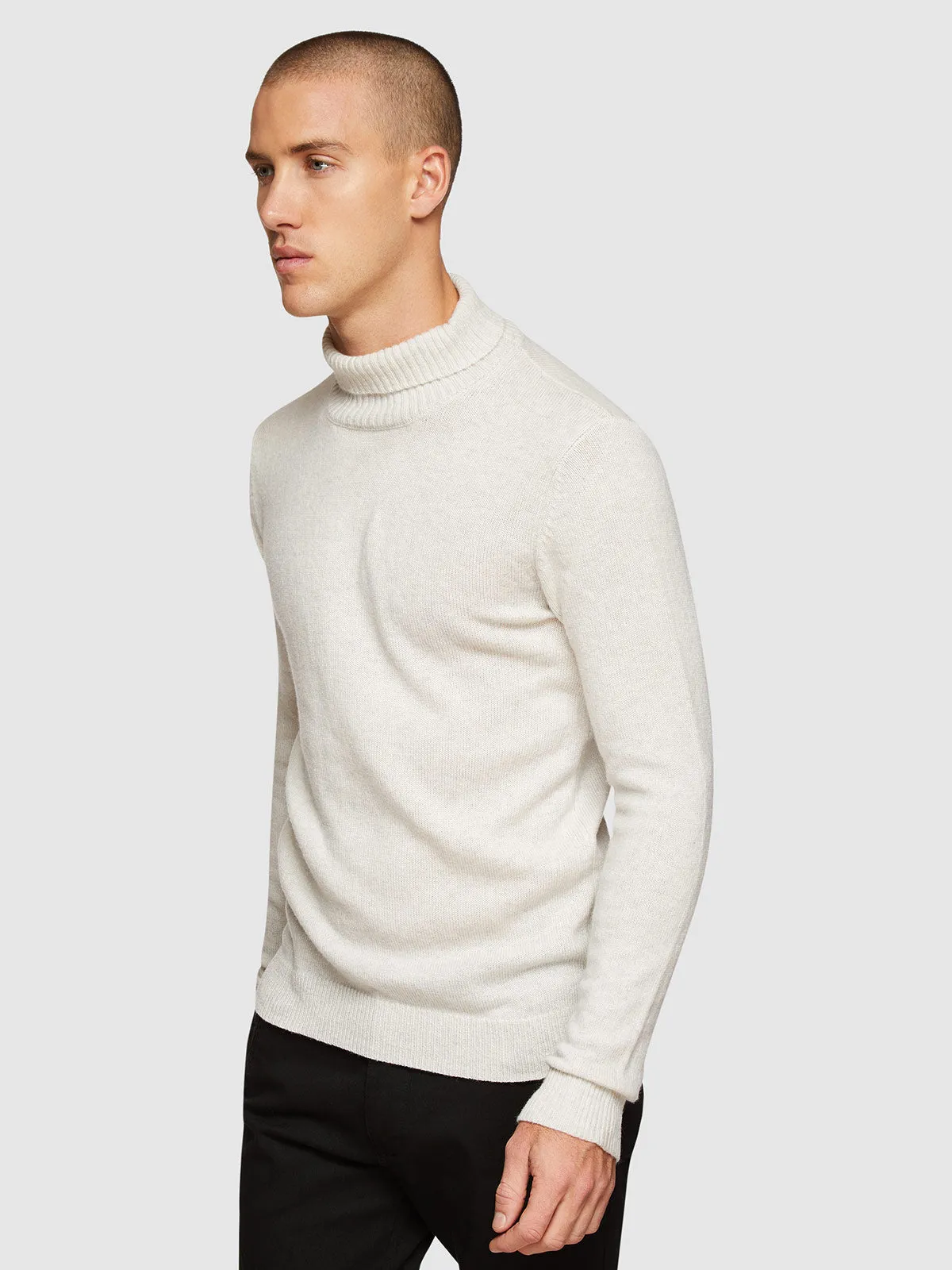 Noah Turtle Neck Knit