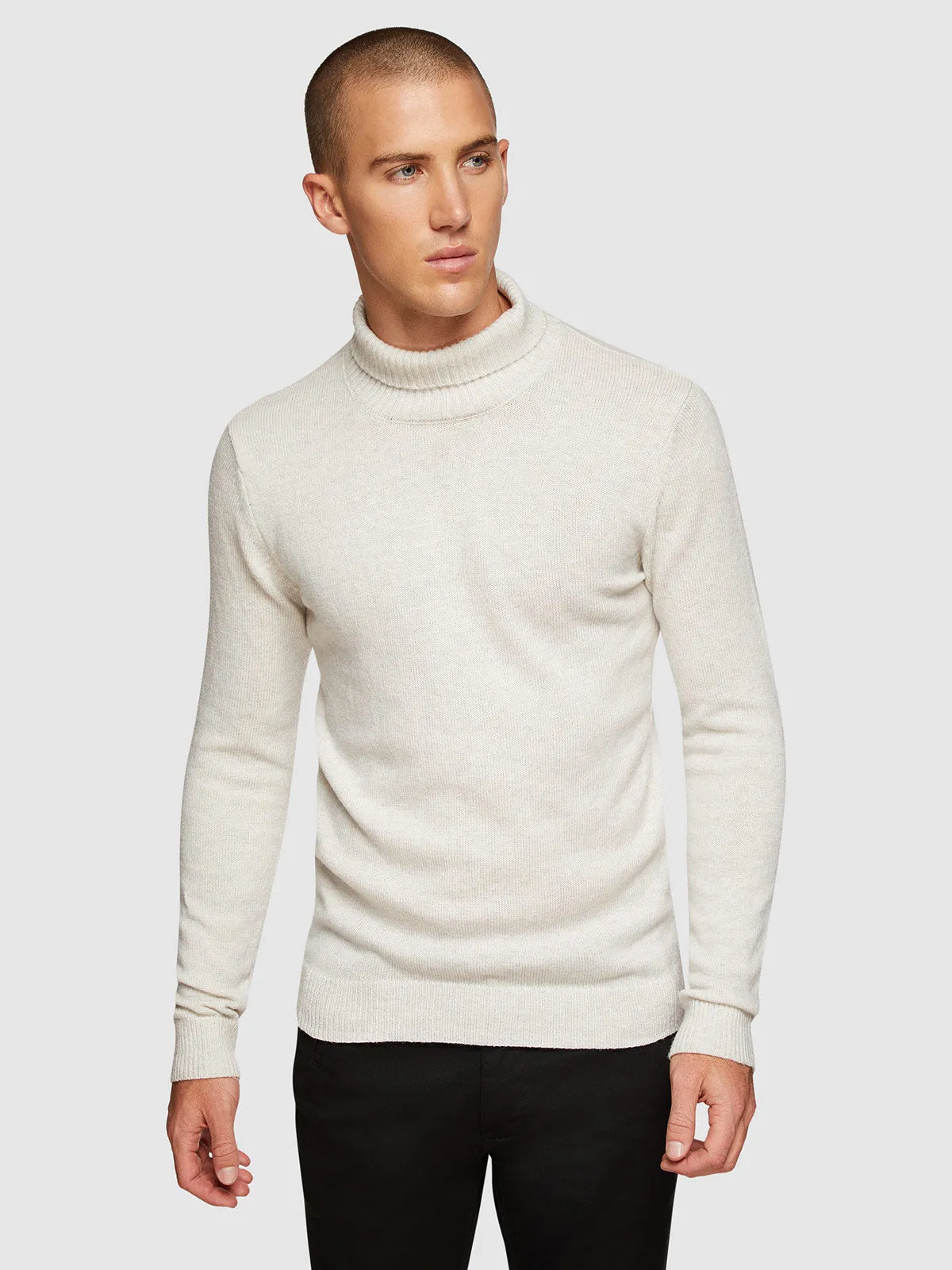 Noah Turtle Neck Knit