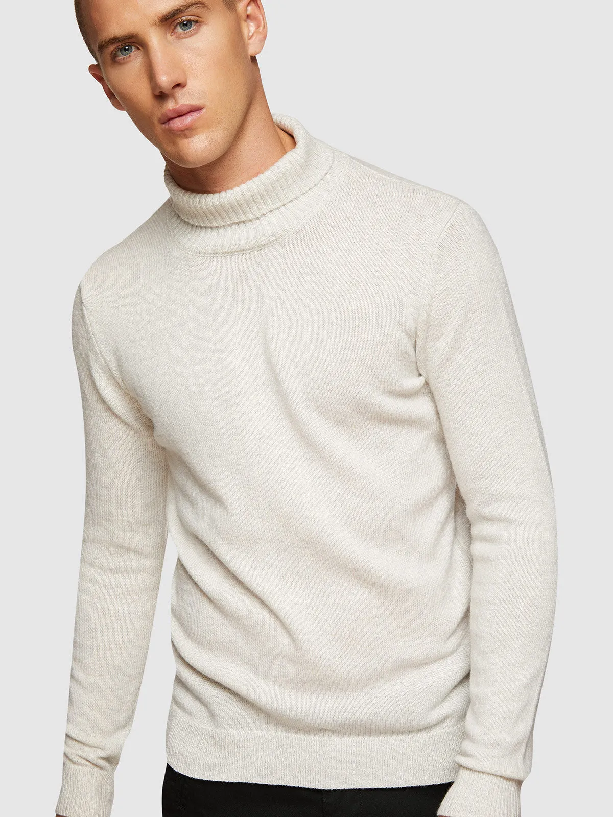 Noah Turtle Neck Knit