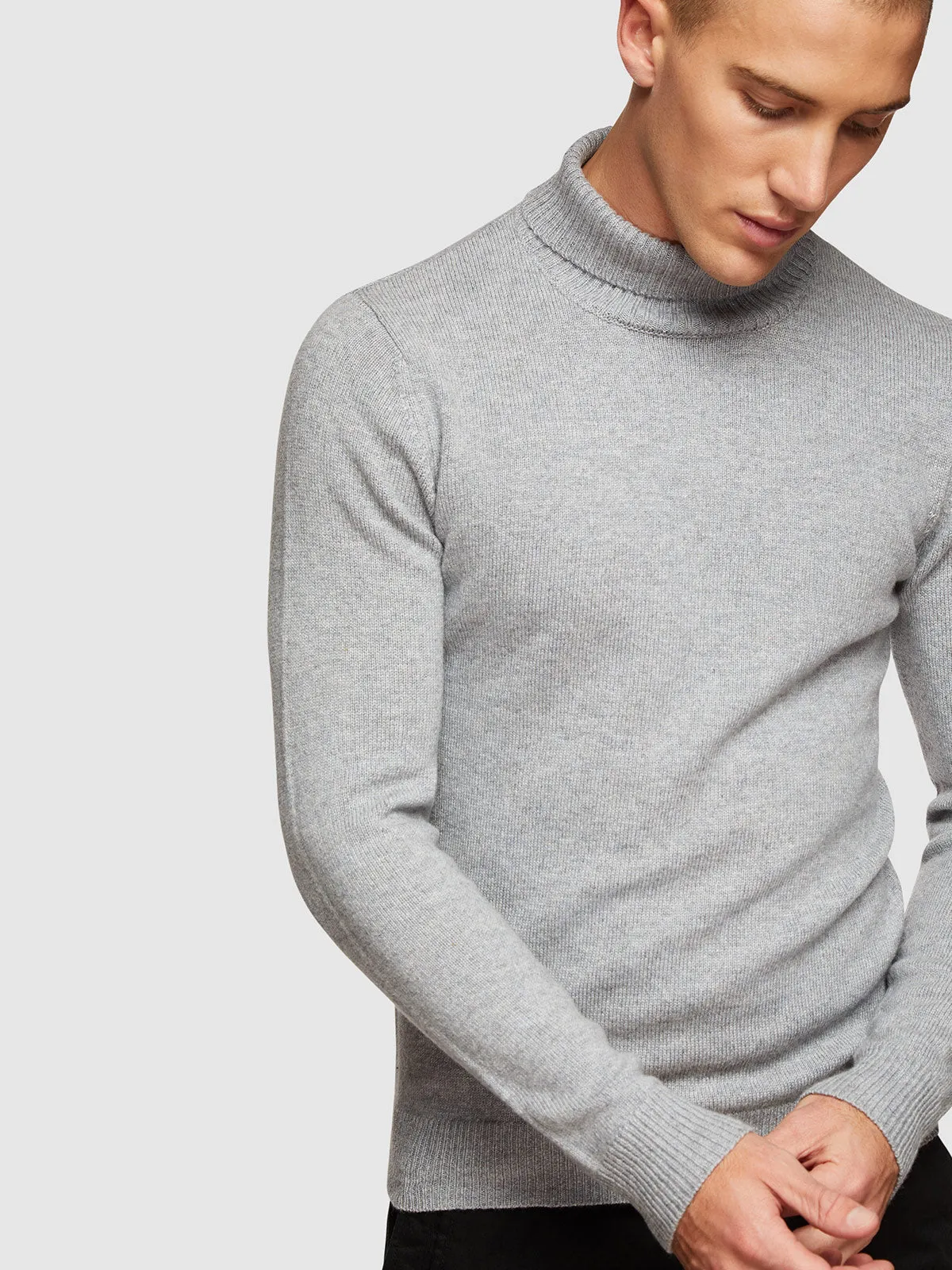 Noah Turtle Neck Knit
