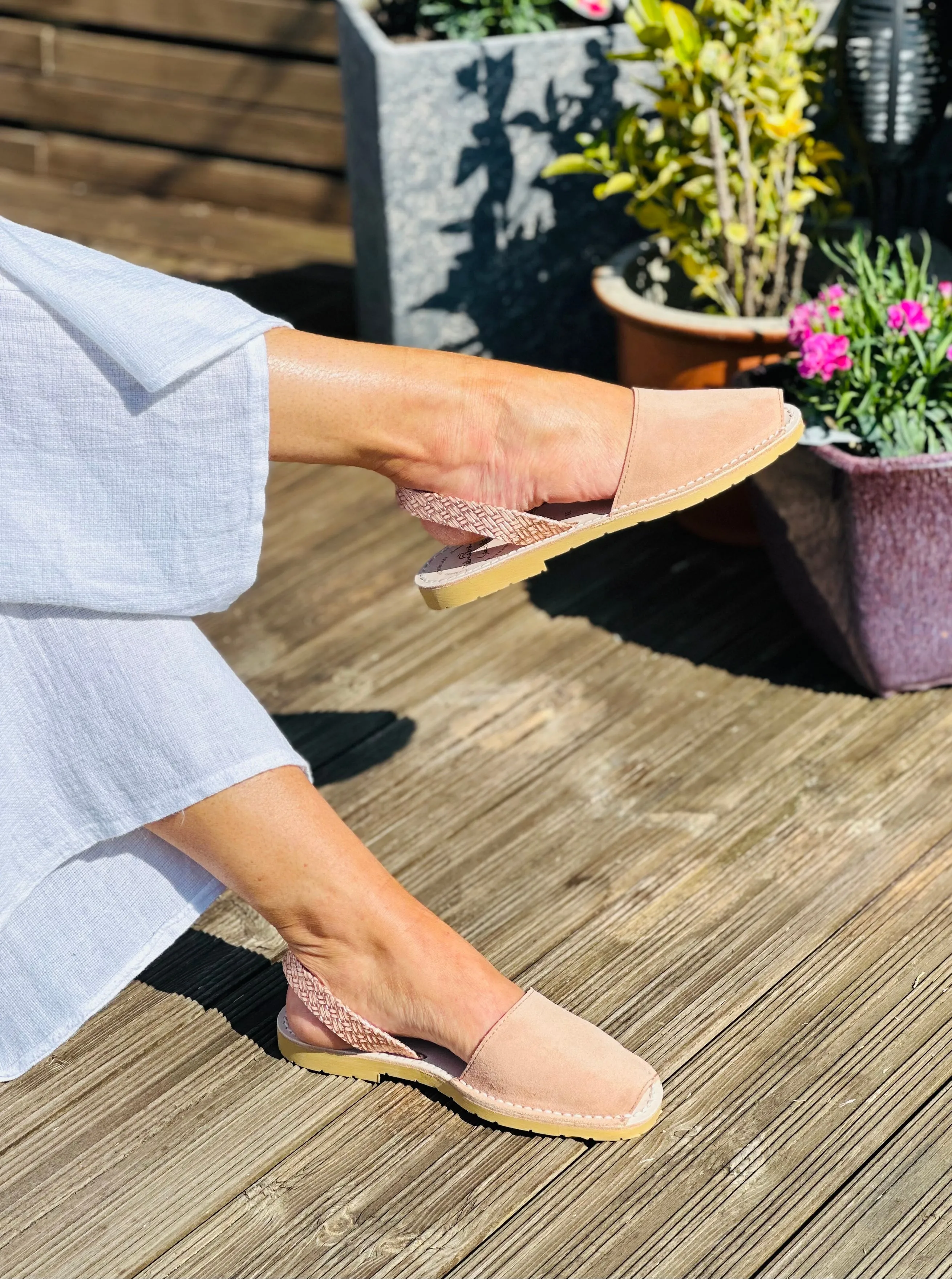 Pilar Rose Suede Avarcas