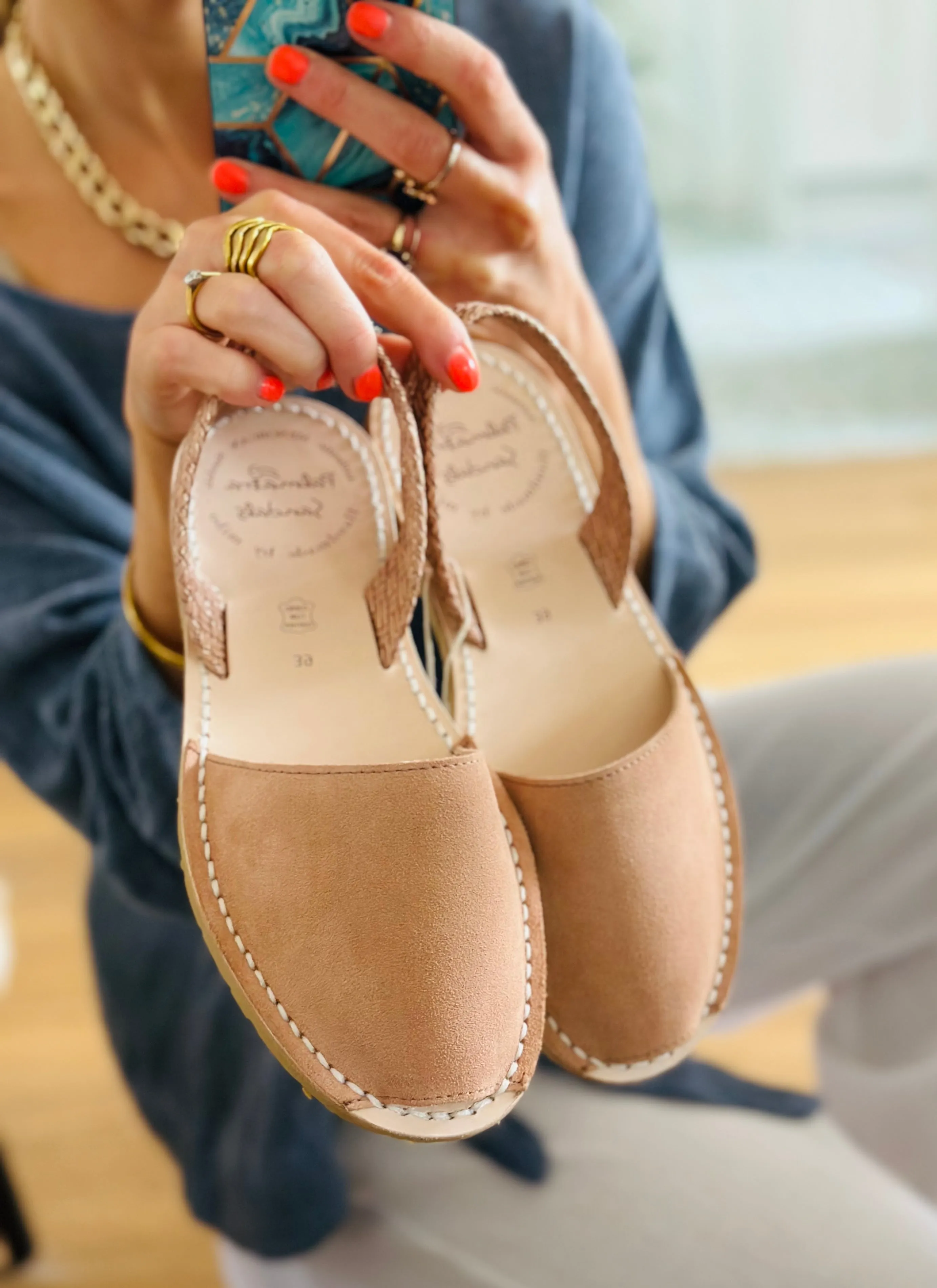 Pilar Rose Suede Avarcas